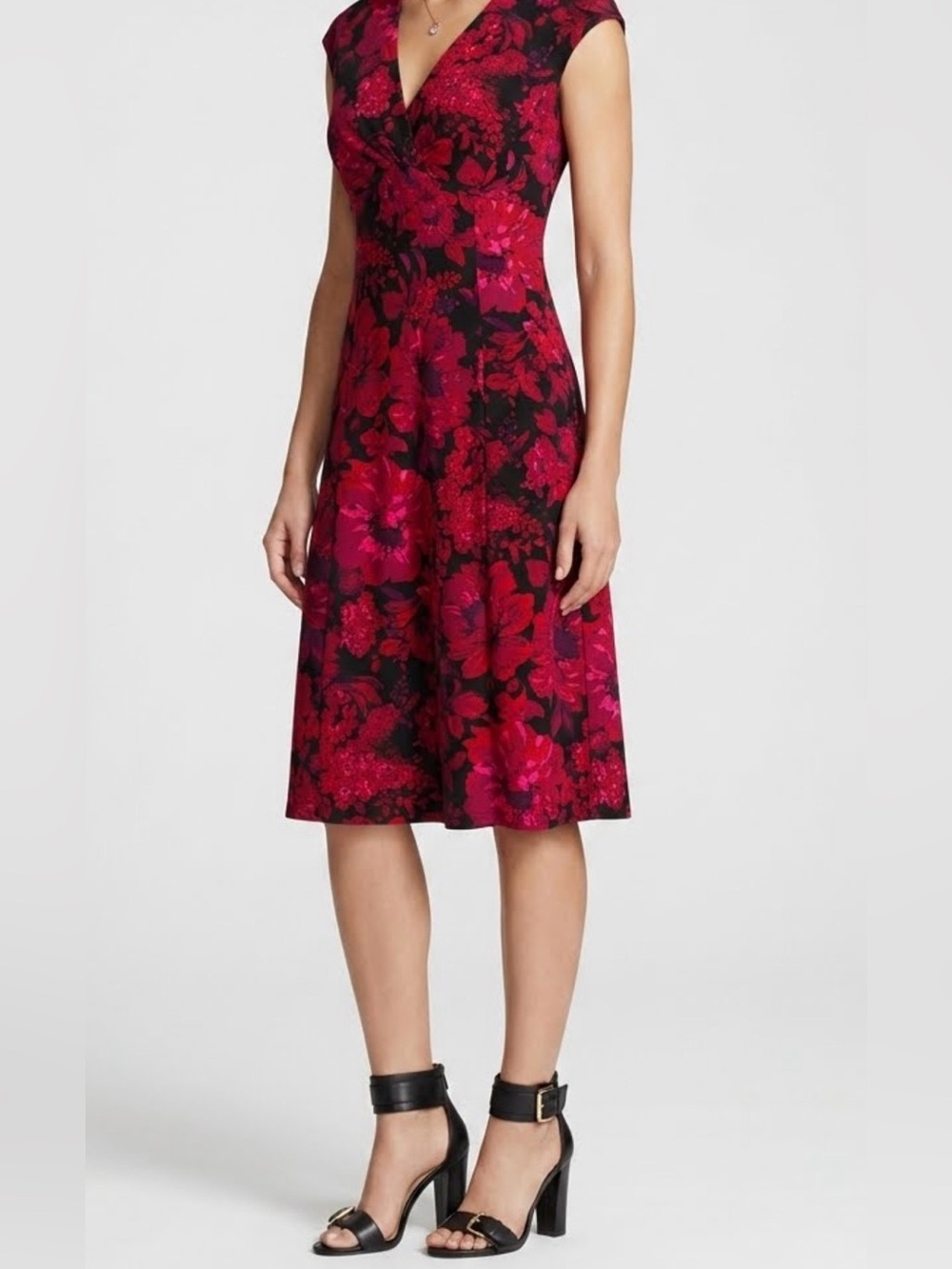 Chaps, a Ralph Lauren brand, Floral V-Neck Dress Midi Dress - Size M - Excellent